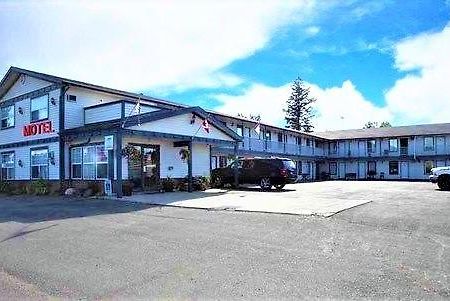 Imperial Motel 100 Mile House Екстер'єр фото