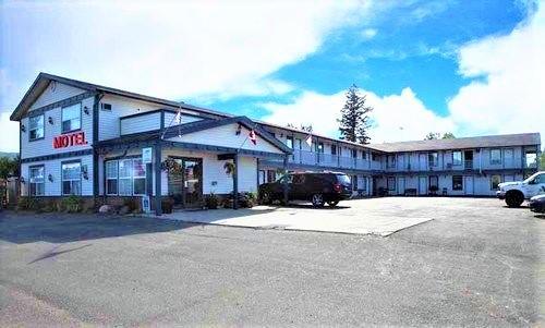 Imperial Motel 100 Mile House Екстер'єр фото