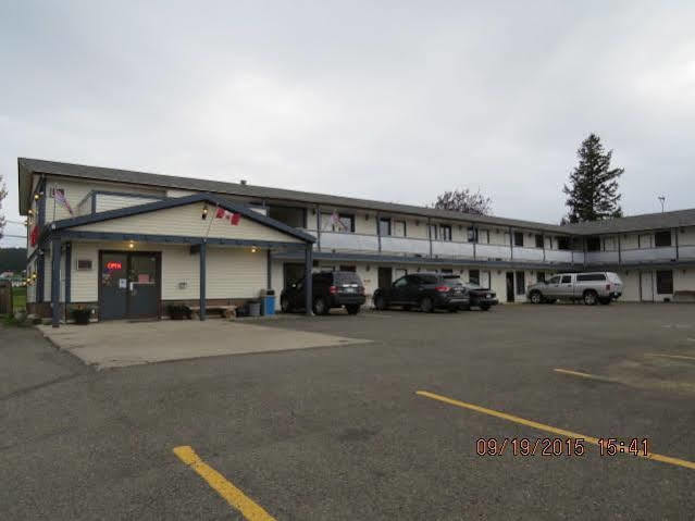 Imperial Motel 100 Mile House Екстер'єр фото